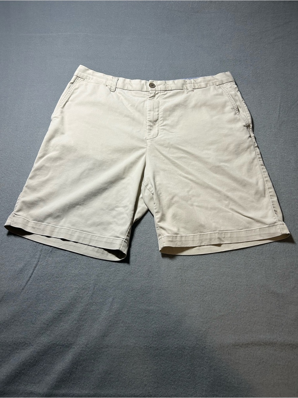 Tommy Bahama Men's Light Beige Flat-Front Shorts